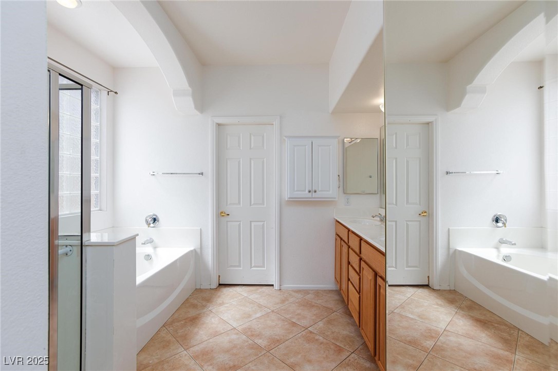 Henderson, Nevada 89012, United States, 4 Bedrooms Bedrooms, ,3 BathroomsBathrooms,Residential,Active,219398