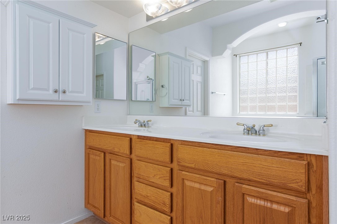 Henderson, Nevada 89012, United States, 4 Bedrooms Bedrooms, ,3 BathroomsBathrooms,Residential,Active,219398