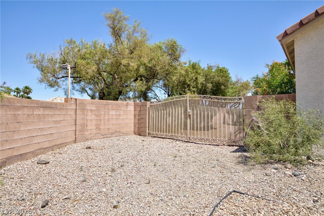 2598 HIGHLAND CLIFF Drive