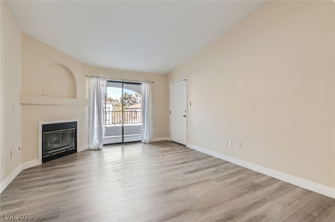 950 Seven Hills Drive 424