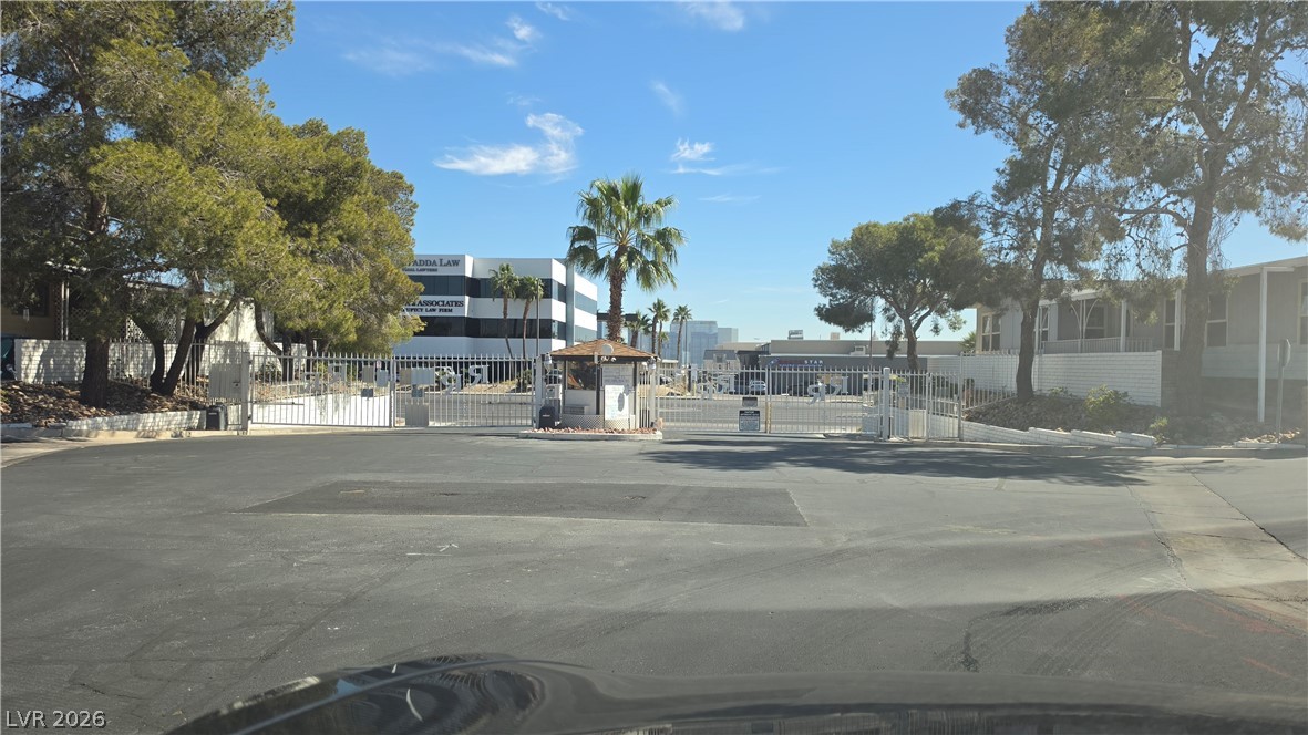 4633 E Royal Ridge Boulevard