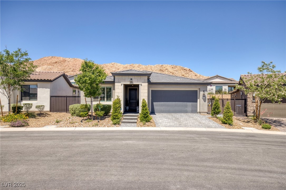 25 RED CREEK BLUFF Street