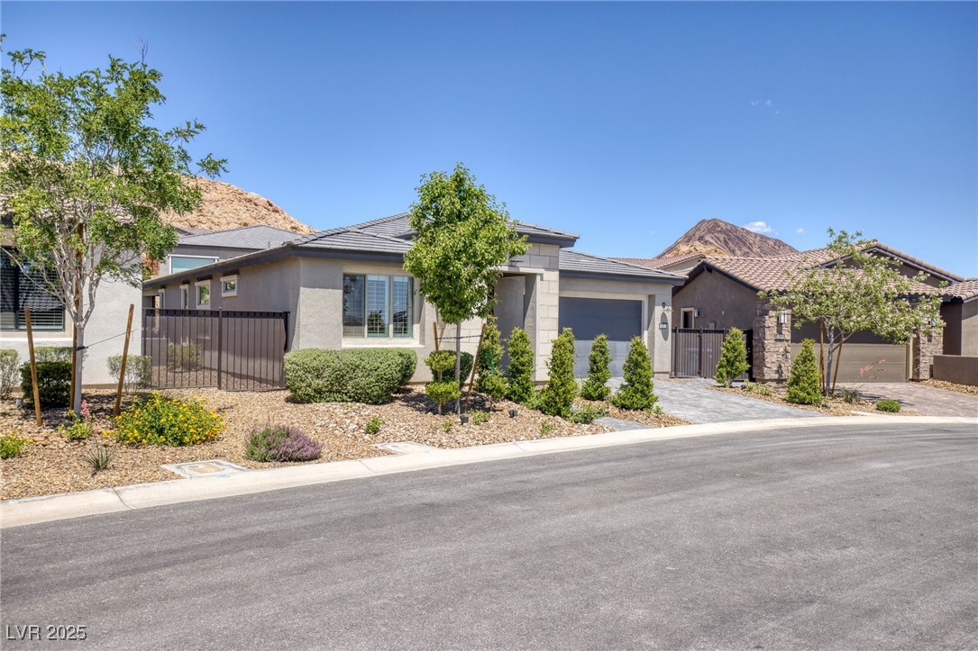 25 RED CREEK BLUFF Street