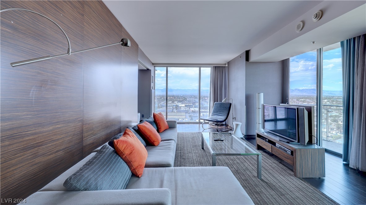 4381 W Flamingo Road 2221