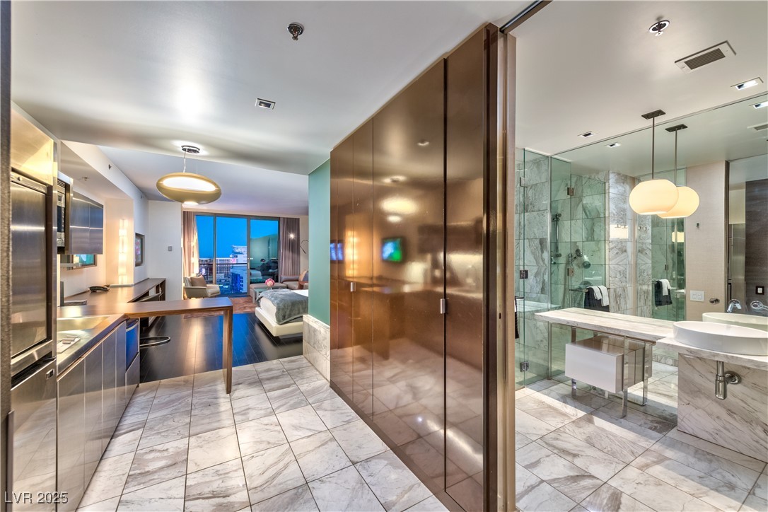 4381 W Flamingo Road 3507