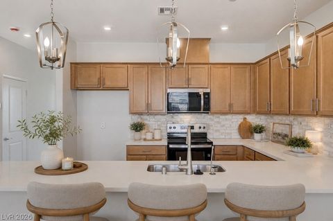 Townhouse For Sale - 5718 Whimsical Street<br/> Clark County, Las Vegas, NV 89148