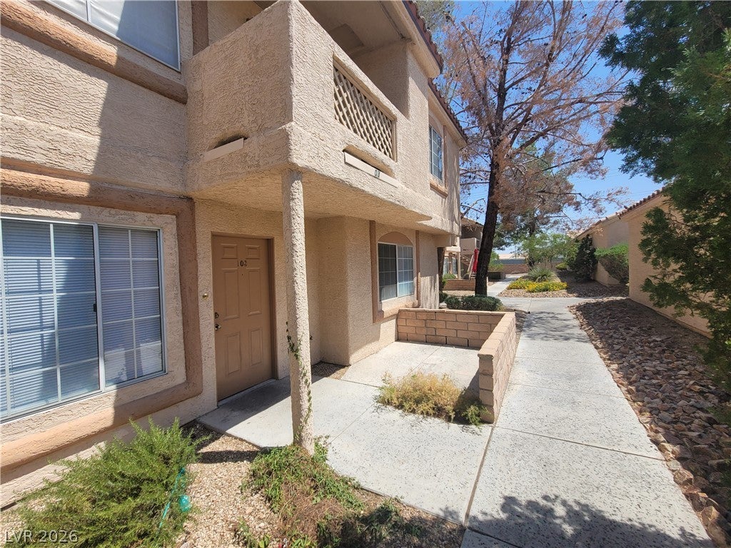 1608 N Torrey Pines Drive 103