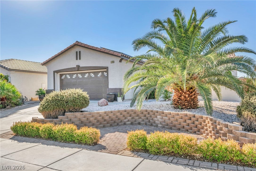 1709 White Daisy Way