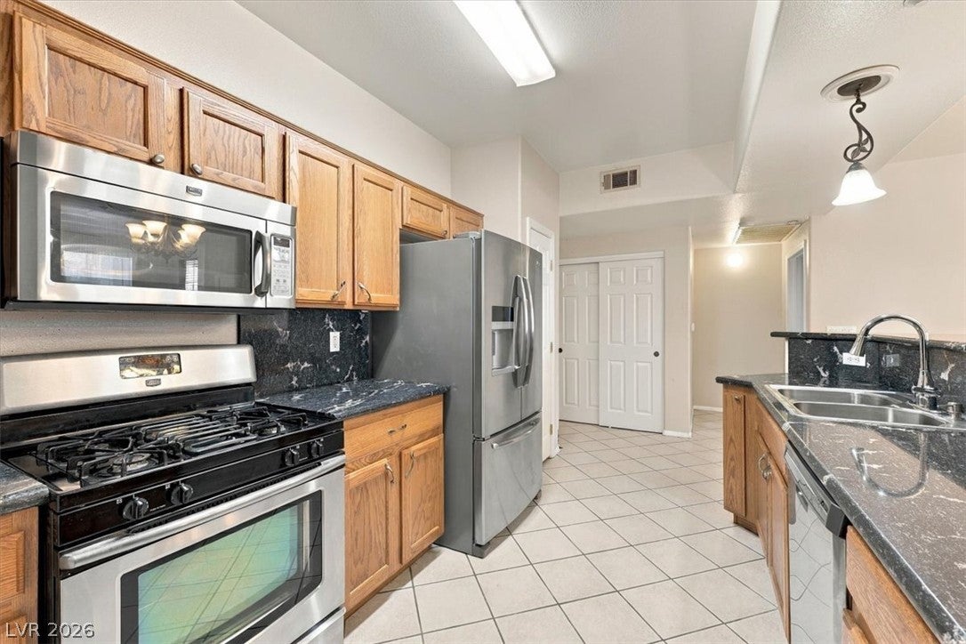 5855 Valley Drive 1017