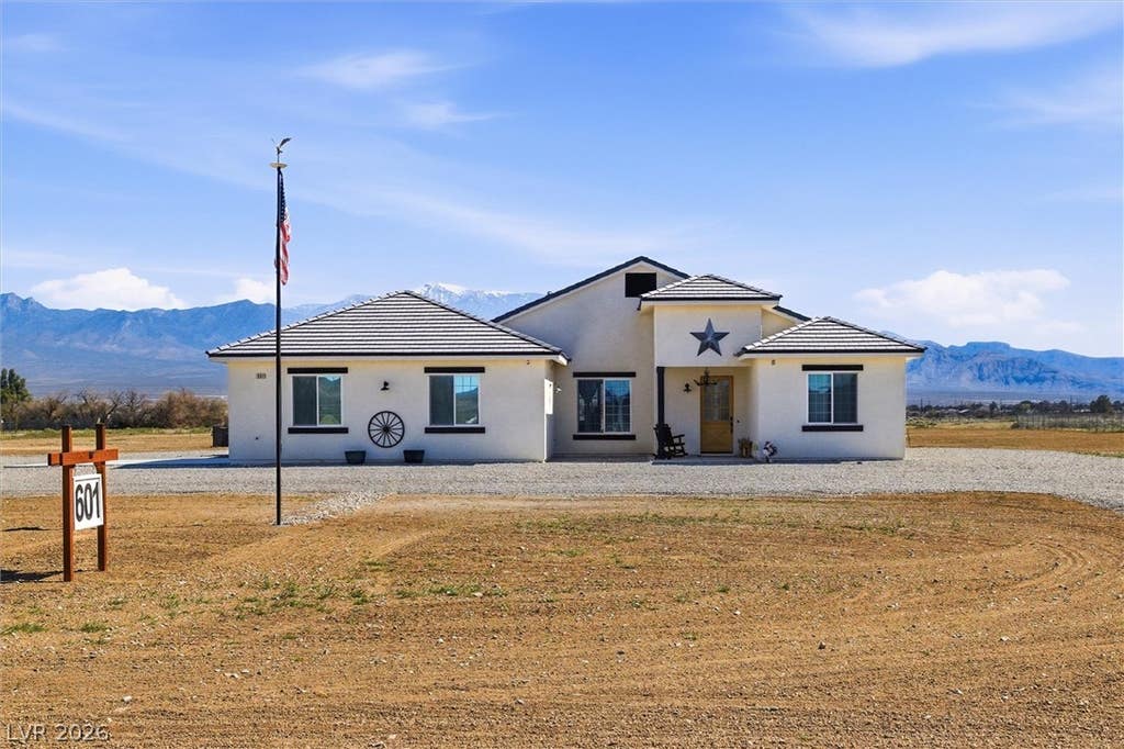 Photo of 601 N Helen Street, Pahrump, NV 89060 (MLS # 2764964)