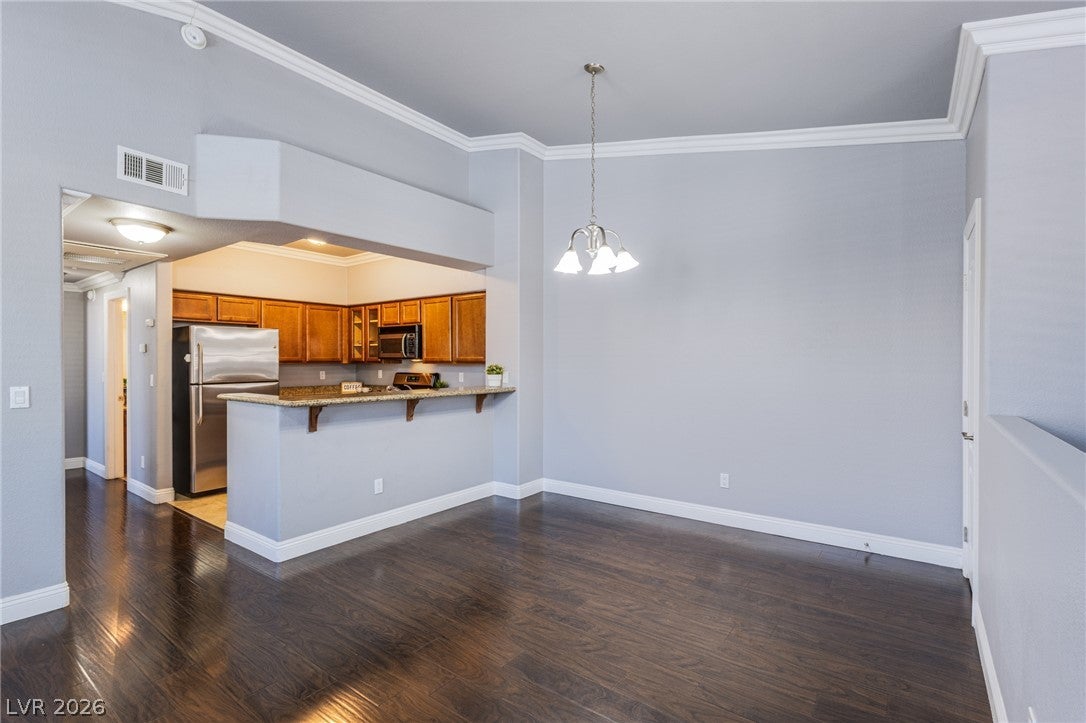10221 Penrith Ave. Avenue 202