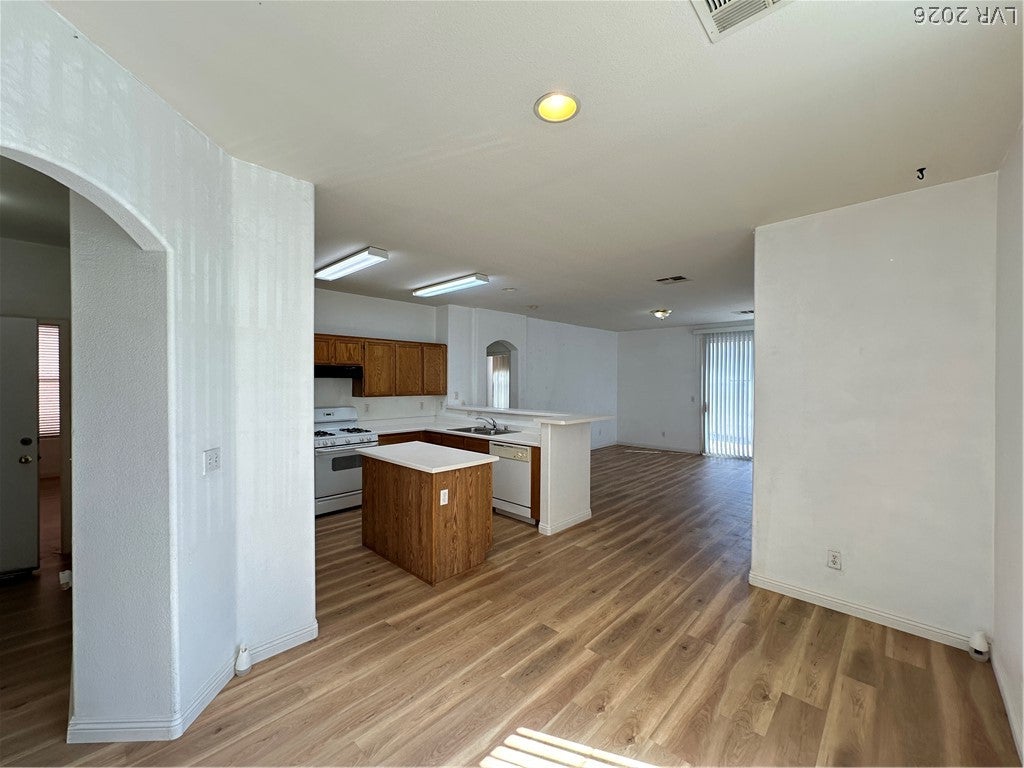 2525 LIVING ROCK Avenue