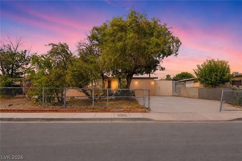 Homes For Sale - 3220 Reynolds Avenue<br/> Clark County, North Las Vegas, NV 89030