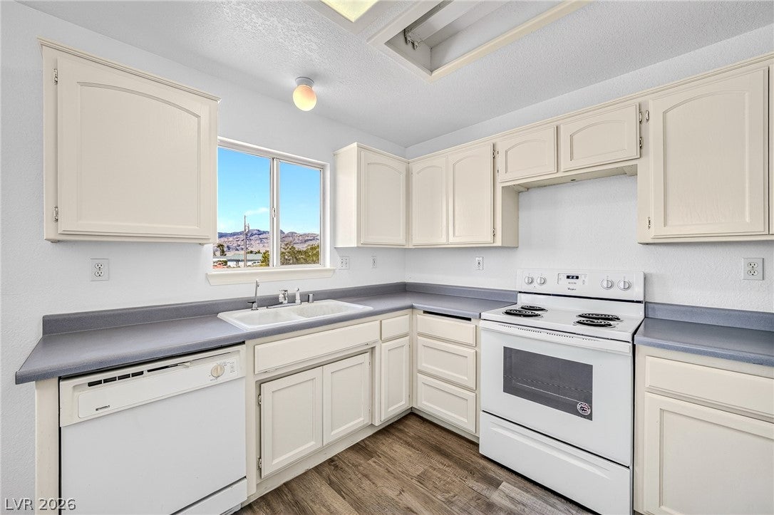 5880 Reno Lane