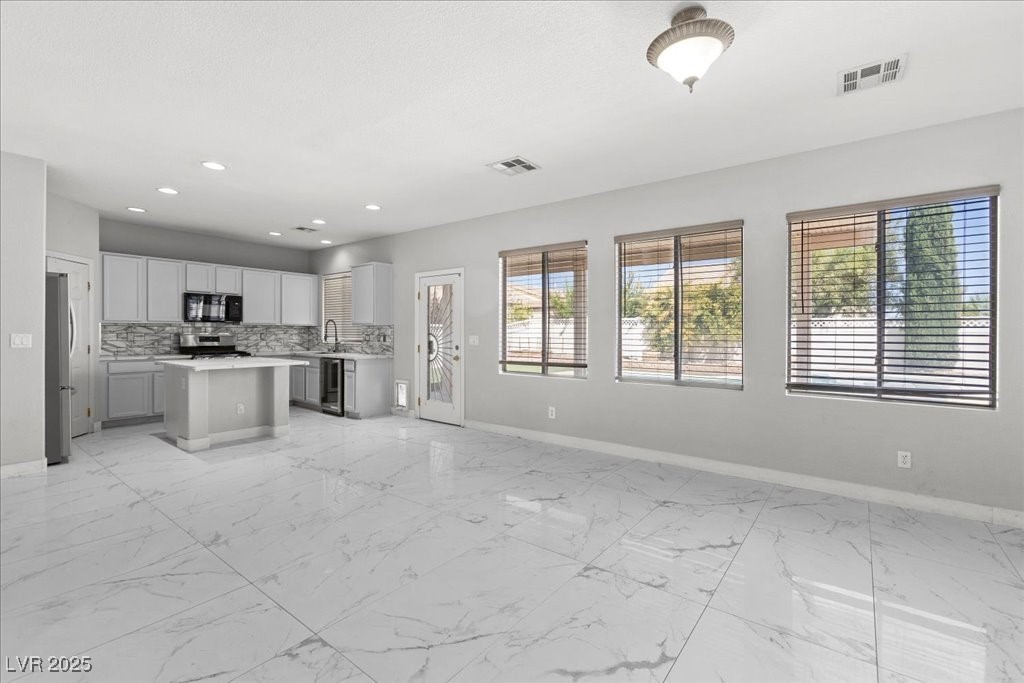 North Las Vegas, Nevada 89081, United States, 4 Bedrooms Bedrooms, ,3 BathroomsBathrooms,Residential,Active,194069