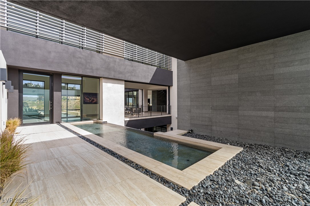 2787 La Bella Court