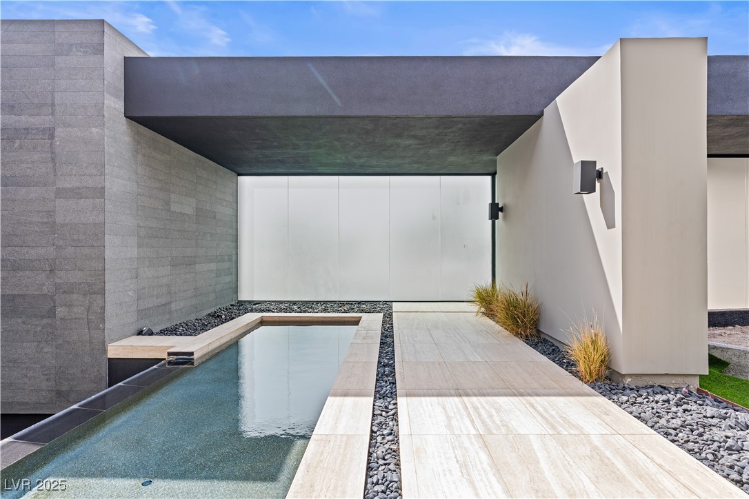 2787 La Bella Court