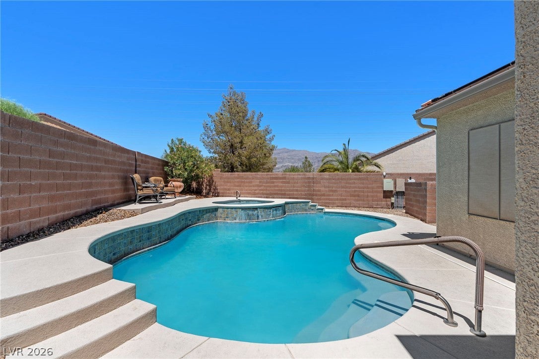 7953 Grey Teal Street