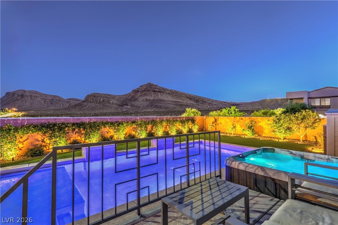 10090 Desert Azure Street
