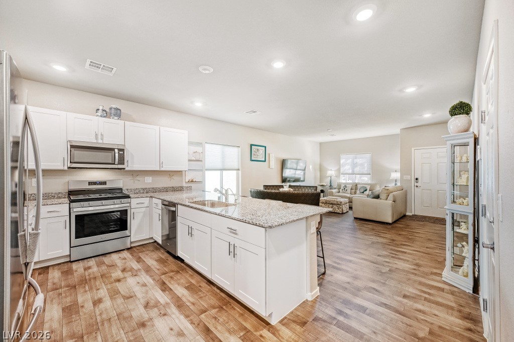 4352 Meadow Glade Avenue