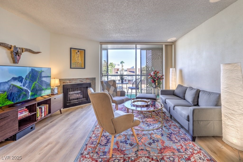 Properties 2 725 N Royal Crest Circle 227
