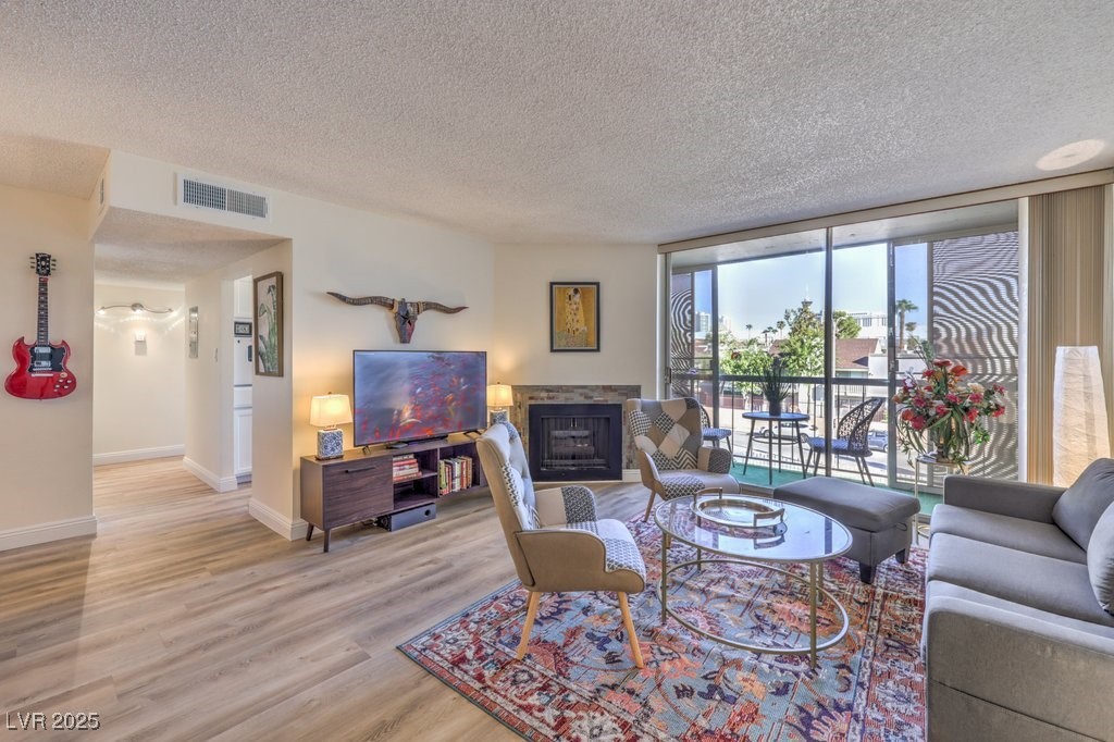 Properties 1 725 N Royal Crest Circle 227