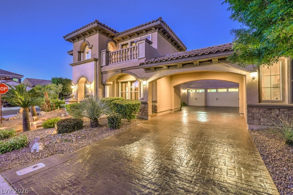 2712 Marie Antoinette Street