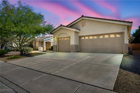 Photo of 2569 Wiltshire Avenue, Henderson, NV 89052 (MLS # 2738158)