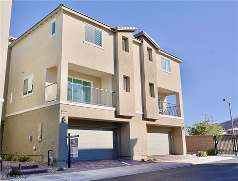 Townhouse For Rent - 6888 Prairie Pearl Street<br/> Las Vegas, NV 89148