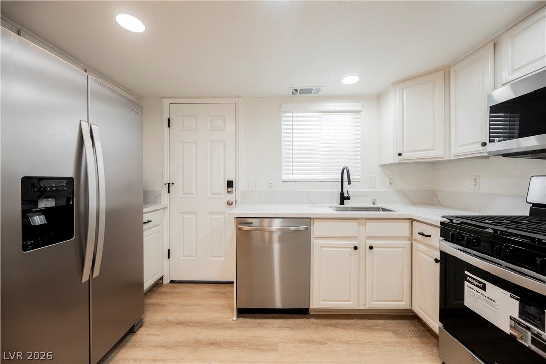 454 Sellers Place