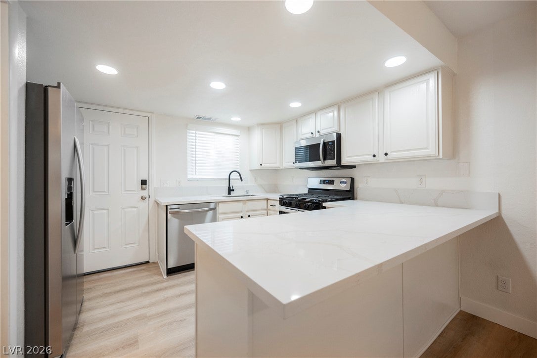 454 Sellers Place