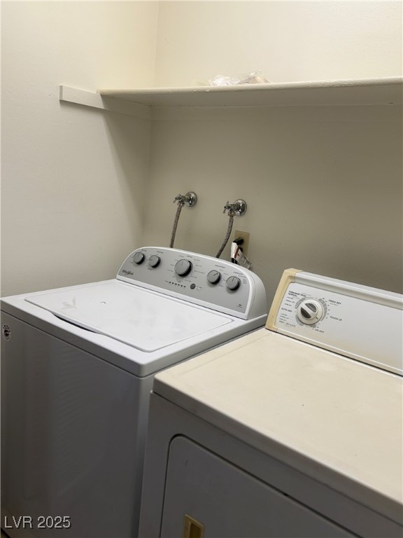 Las Vegas, Nevada 89121, United States, 2 Bedrooms Bedrooms, ,3 BathroomsBathrooms,Residential,Active,221310