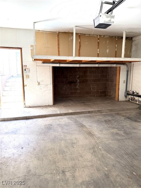 Las Vegas, Nevada 89121, United States, 2 Bedrooms Bedrooms, ,3 BathroomsBathrooms,Residential,Active,221310