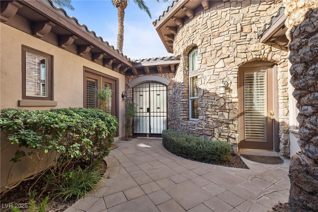 Henderson, Nevada 89011, United States, 3 Bedrooms Bedrooms, ,4 BathroomsBathrooms,Residential,Active,5916