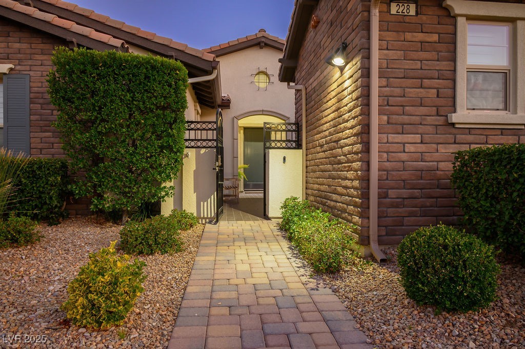 Properties 2 1579085849