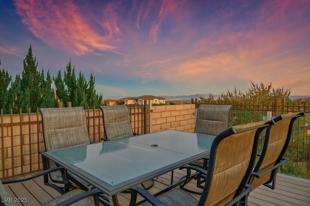 Properties 4 2971346394