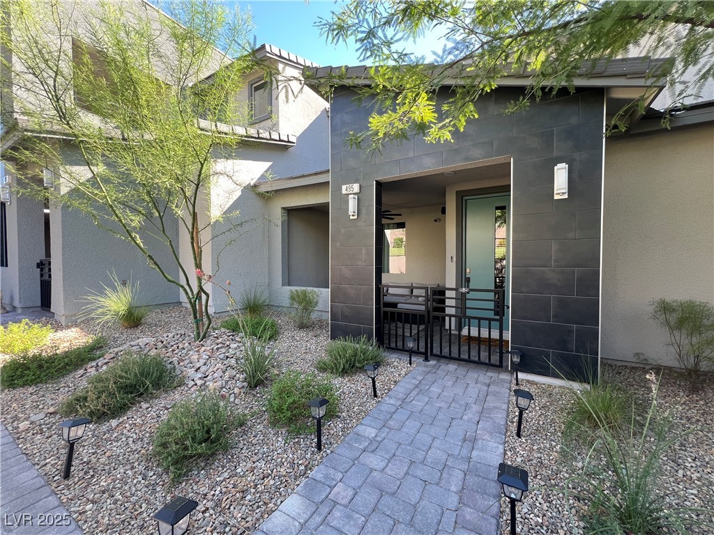 495 Fairview Hills Street