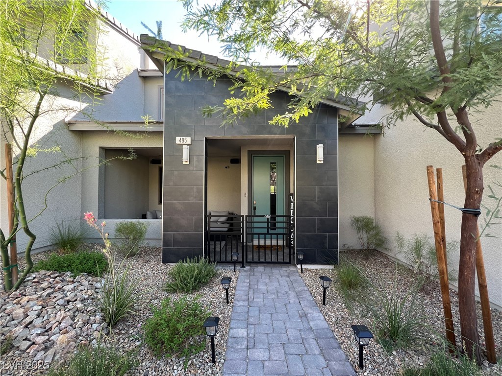 495 Fairview Hills Street