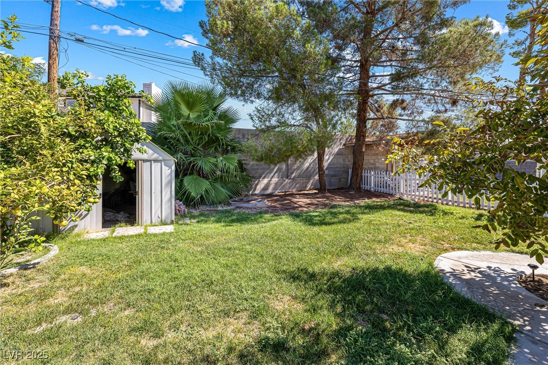 Las Vegas, Nevada 89108, United States, 4 Bedrooms Bedrooms, ,2 BathroomsBathrooms,Residential,Active,179750