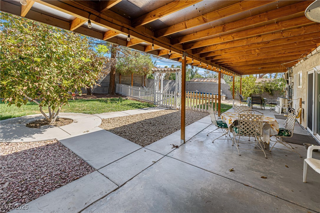 Las Vegas, Nevada 89108, United States, 4 Bedrooms Bedrooms, ,2 BathroomsBathrooms,Residential,Active,179750