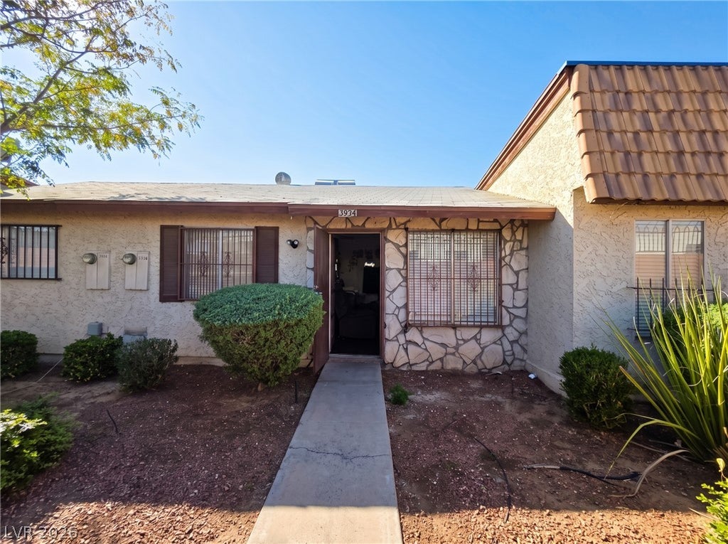 Photo of 3934 Torsby Place, Las Vegas, NV 89119 (MLS # 2827625)