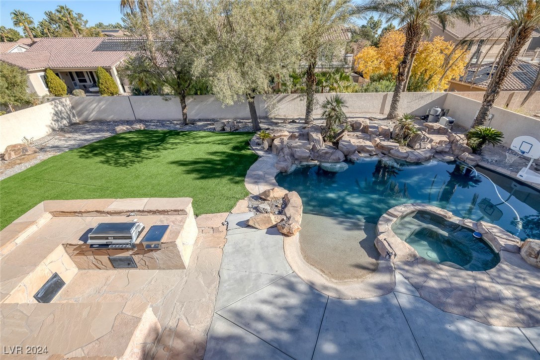 Las Vegas, Nevada 89147, United States, 5 Bedrooms Bedrooms, ,5 BathroomsBathrooms,Residential,Pending,28335