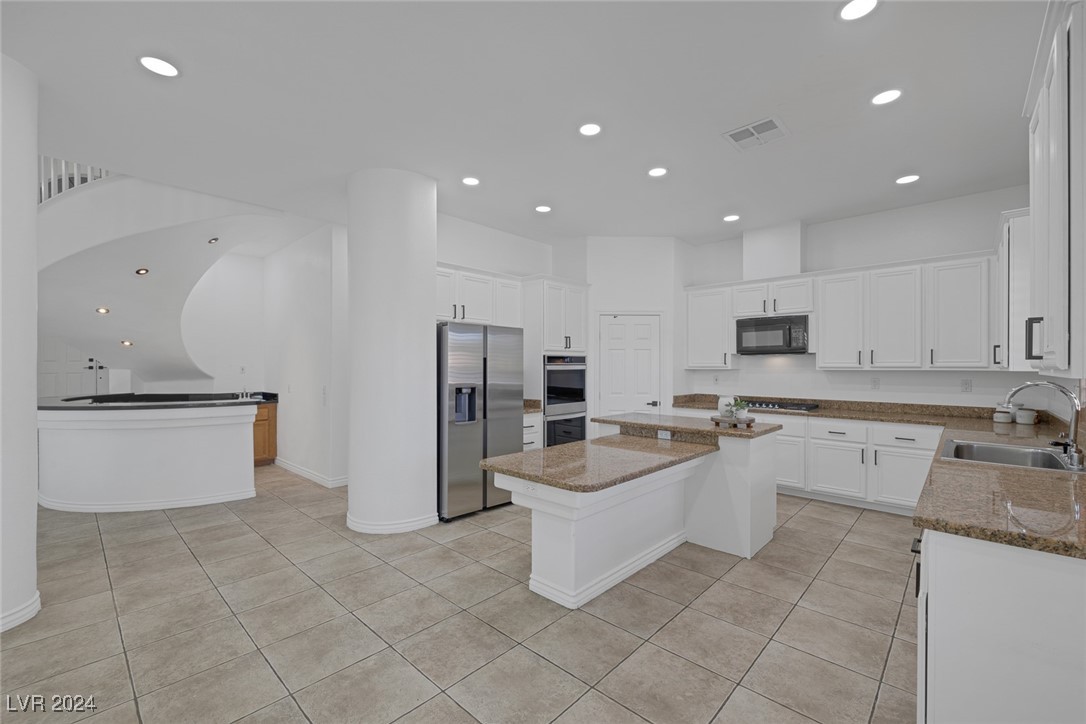 Las Vegas, Nevada 89147, United States, 5 Bedrooms Bedrooms, ,5 BathroomsBathrooms,Residential,Pending,28335