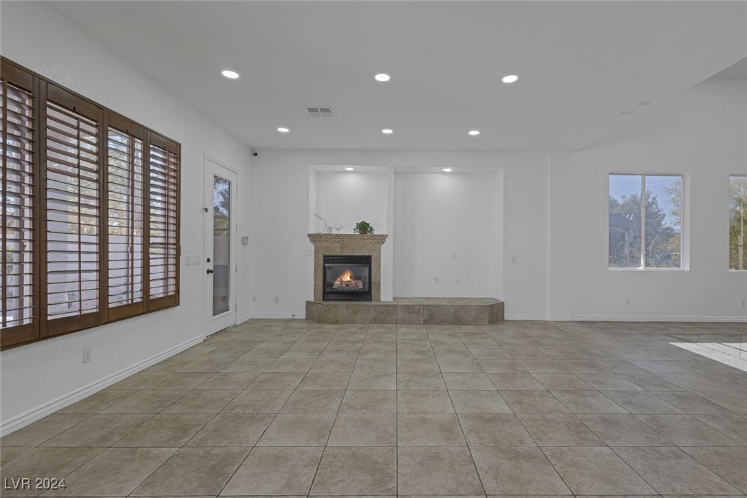 Las Vegas, Nevada 89147, United States, 5 Bedrooms Bedrooms, ,5 BathroomsBathrooms,Residential,Pending,28335