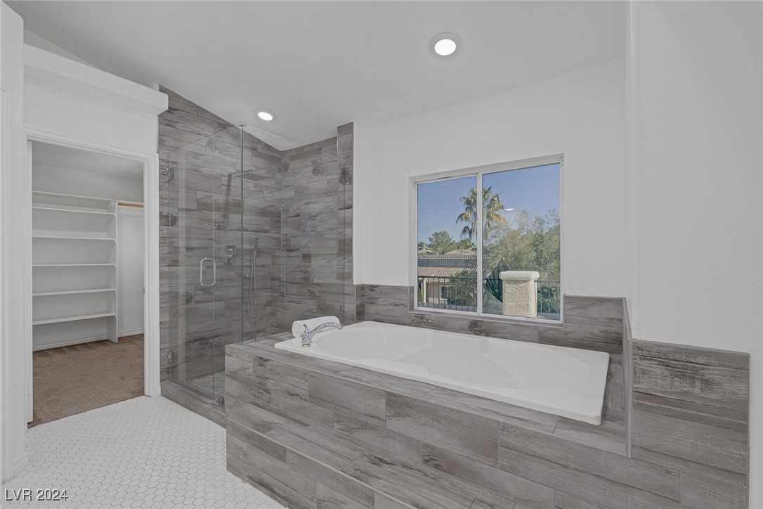 Las Vegas, Nevada 89147, United States, 5 Bedrooms Bedrooms, ,5 BathroomsBathrooms,Residential,Pending,28335