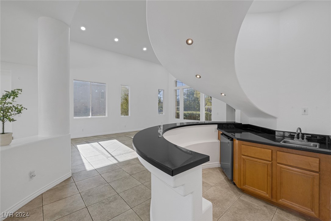 Las Vegas, Nevada 89147, United States, 5 Bedrooms Bedrooms, ,5 BathroomsBathrooms,Residential,Pending,28335