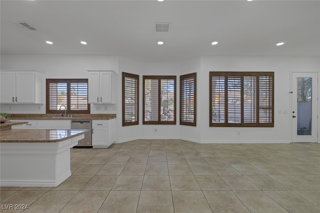 Las Vegas, Nevada 89147, United States, 5 Bedrooms Bedrooms, ,5 BathroomsBathrooms,Residential,Pending,28335