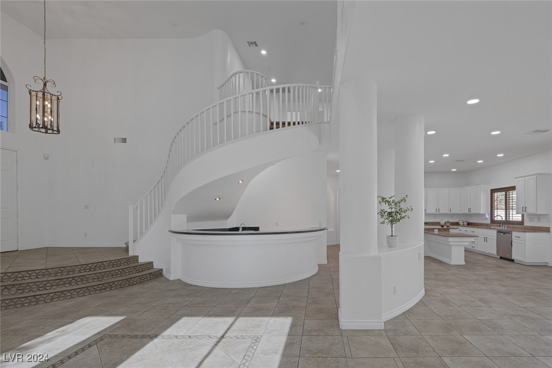 Las Vegas, Nevada 89147, United States, 5 Bedrooms Bedrooms, ,5 BathroomsBathrooms,Residential,Pending,28335