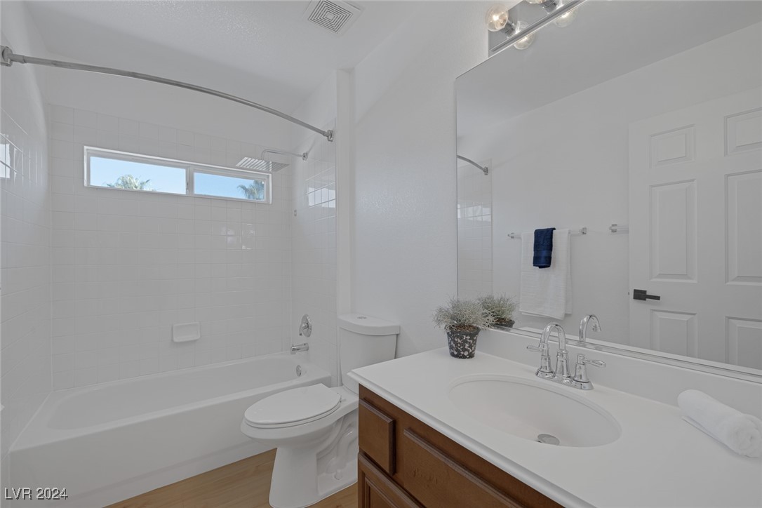 Las Vegas, Nevada 89147, United States, 5 Bedrooms Bedrooms, ,5 BathroomsBathrooms,Residential,Pending,28335