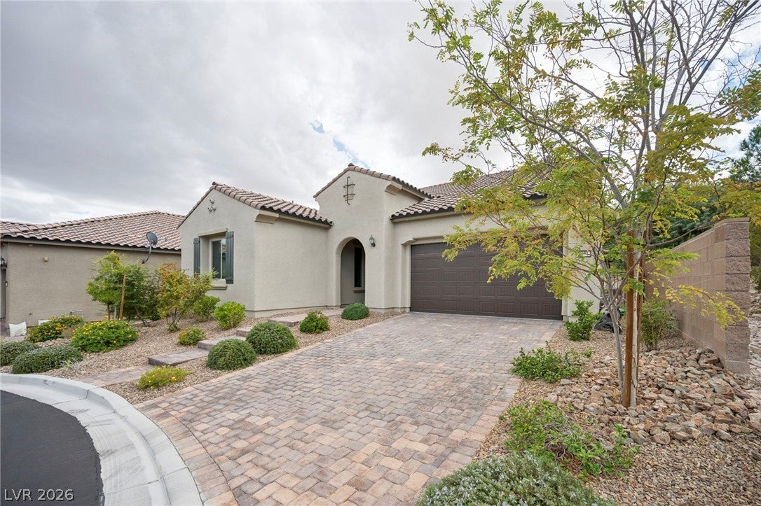 3471 Molinos Drive
